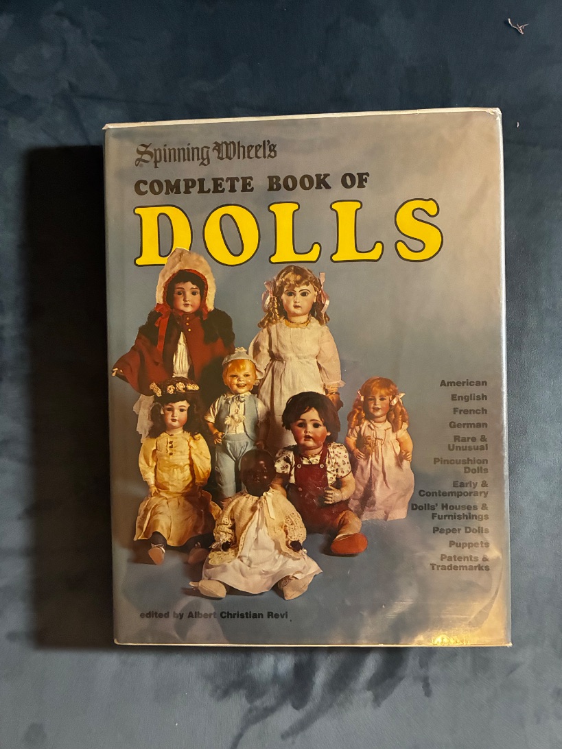 Spinning Wheel's Complete Book of Dolls — photograph 1 of 10